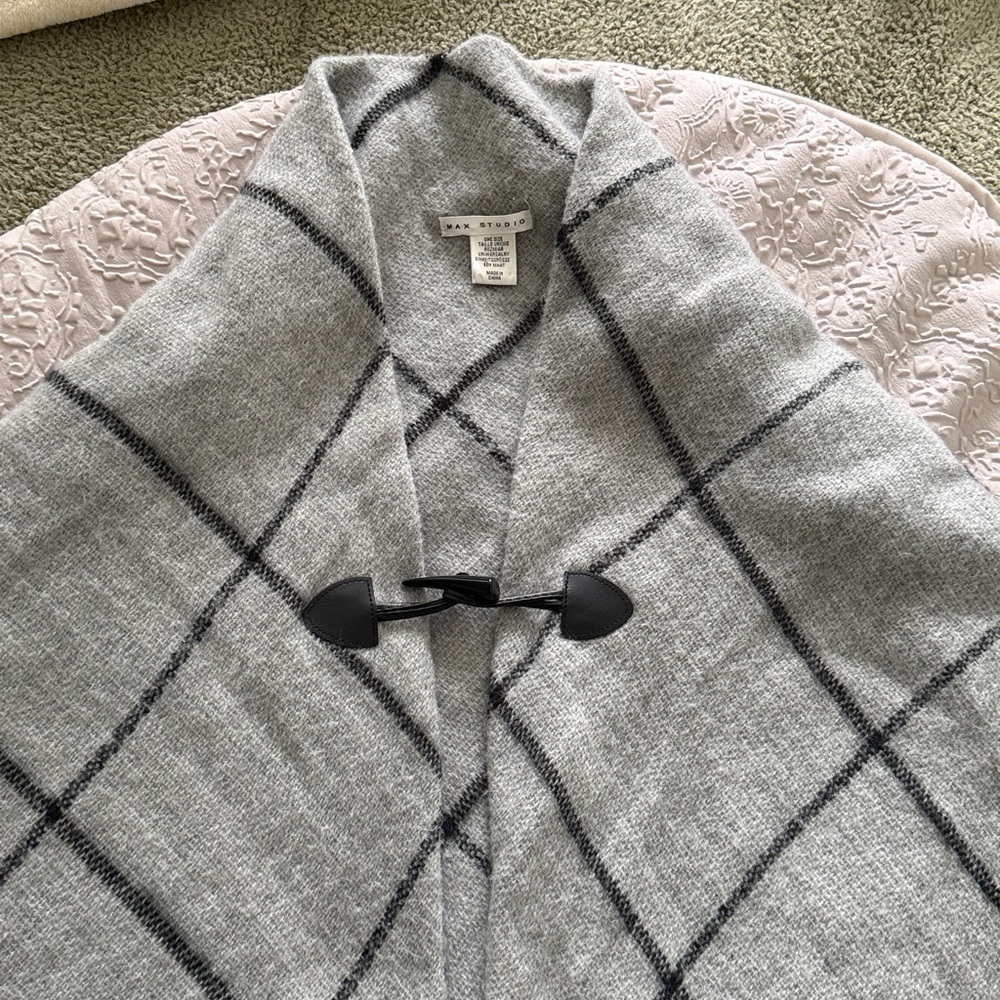 Max Studio Gray and Black Checkered Poncho Cape Shawl One Size - Picture 7 of 10